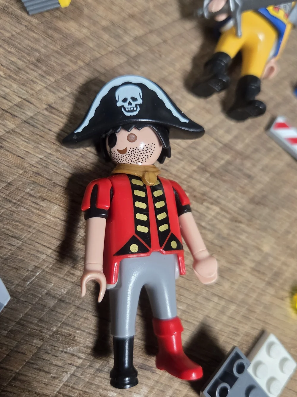 Assorted Lego Figures & Accessories Ninjago, Spongebob, Minecraft Etc Bin P